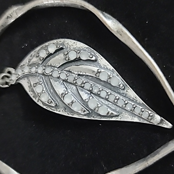 Leaf Hoop Earrings - Picture 3 of 4